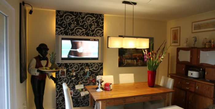 Fernsehwand bauen und Kabelsalat verstecken - Planungswelten