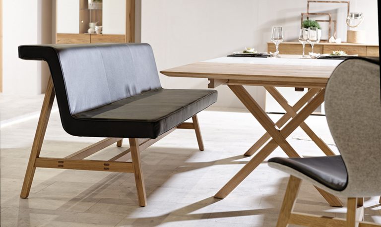 Wie Sie ein modernes Esszimmer mit Holzmöbeln gestalten - Planungswelten