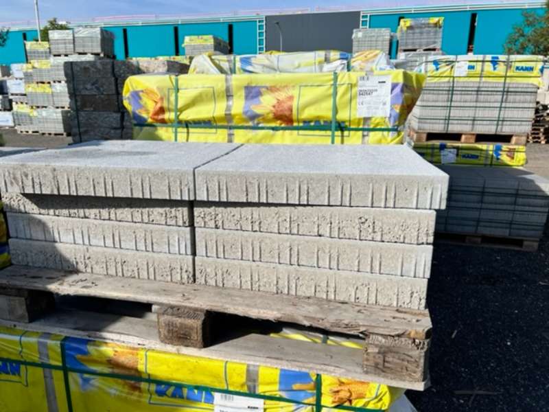 Vios Pflaster 60x30x8 cm hellgrau nuanciert feingestrahlt (Restposten)