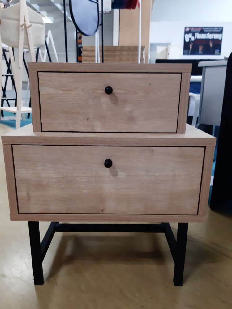 Nachttisch / Nachtschrank / Kommode statt  325,99€