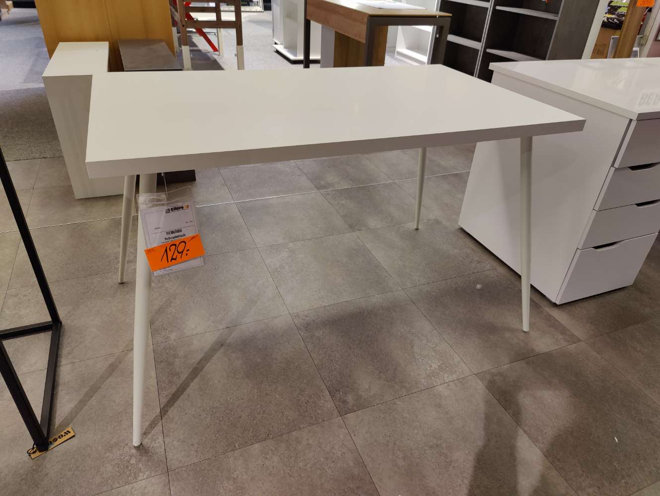 Schreibtisch – B 120 cm – Weiß matt – Lagermodell