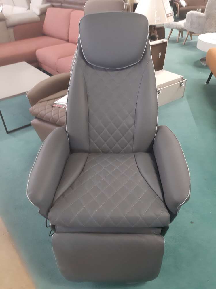 Massagesessel / Relaxsessel / Sessel statt 449€