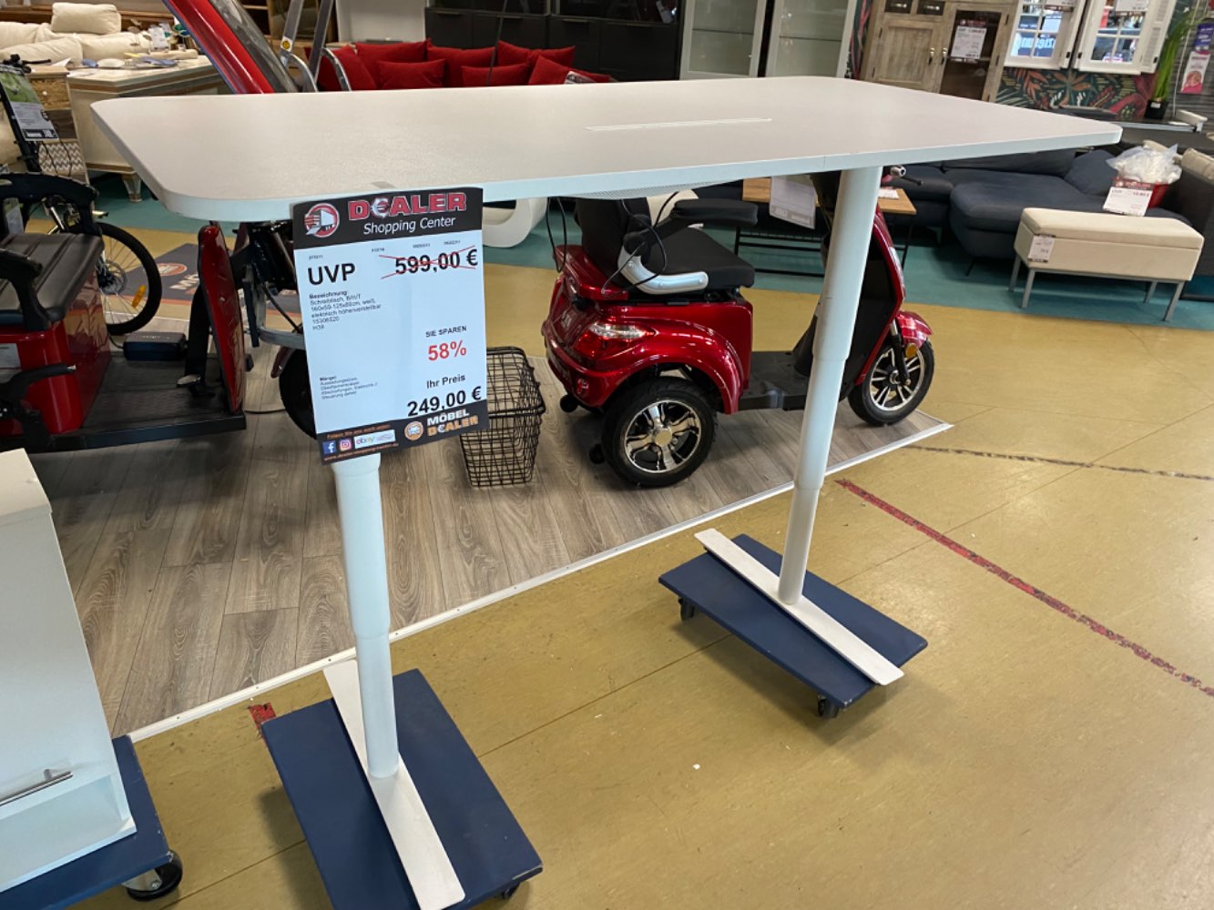 Schreibtisch / Bürotisch weiß statt 599€