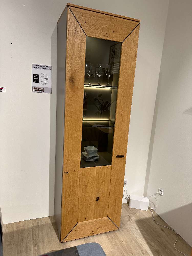 Vitrine mit Beleuchtung