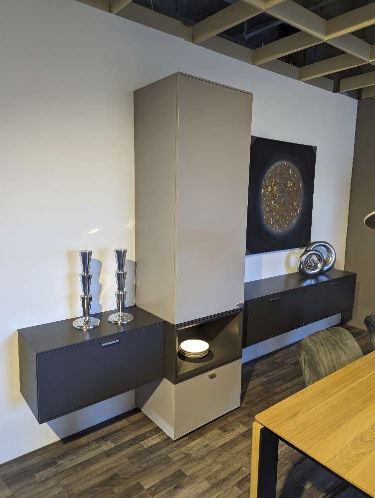 Moderne Anbaukombi in Lack anthrazit und platin grau matt