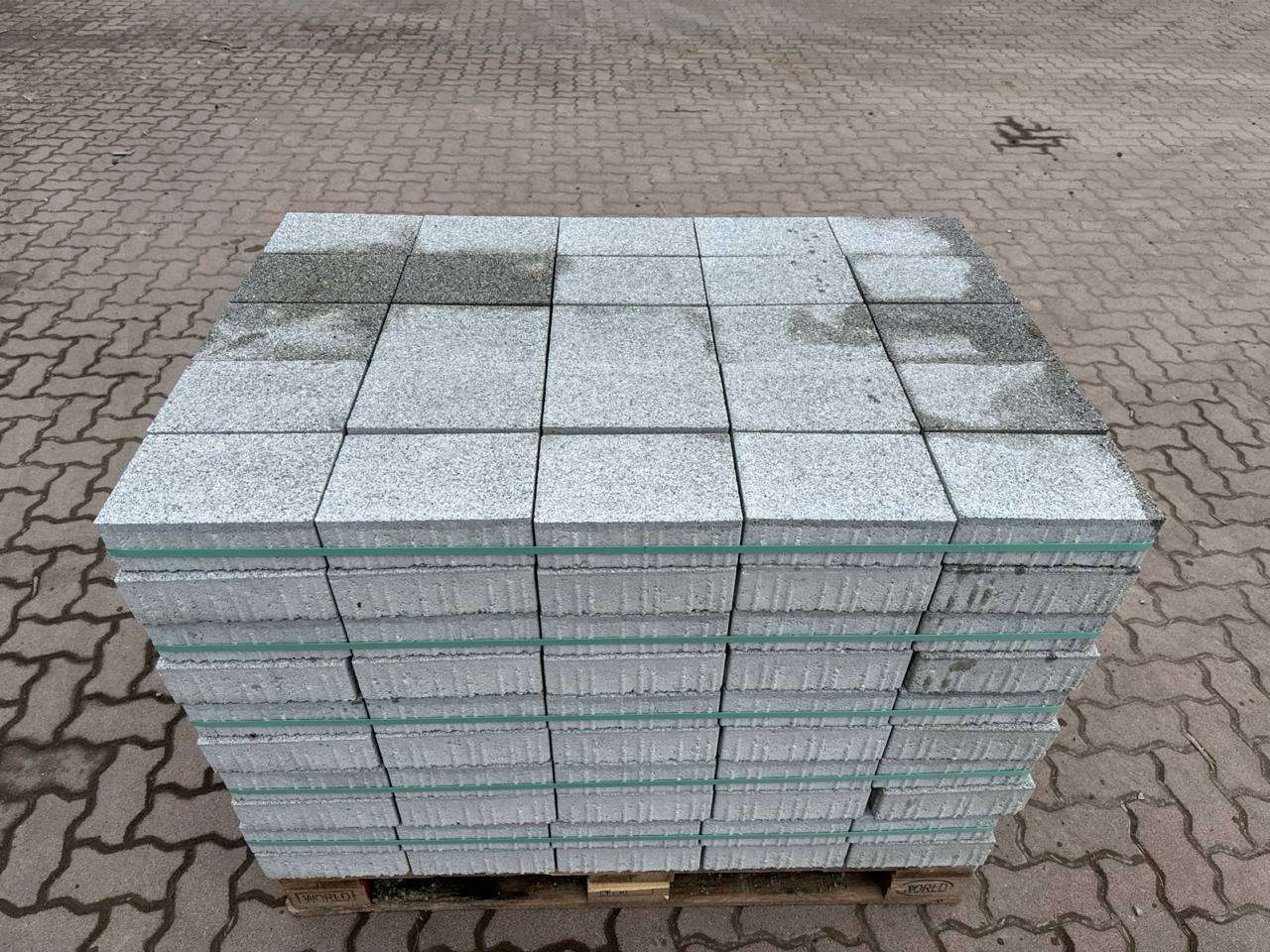 Planolith Pflaster 24x16x8 cm granit wassergestrahlt (2.Wahl)