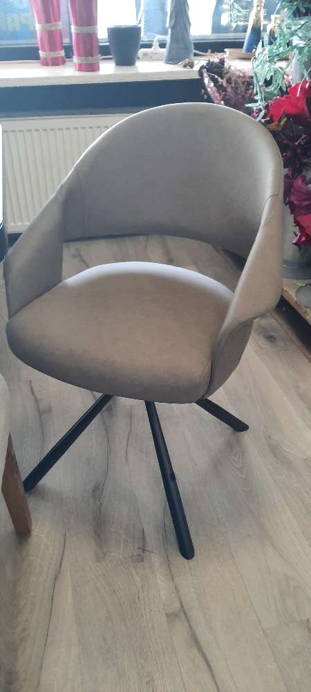 Stuhl 4-Fuß Kunstleder,drehbar  ,statt 199€