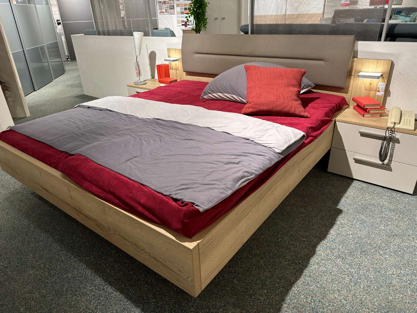 Schlafzimmer-Kombi mit Zubehör