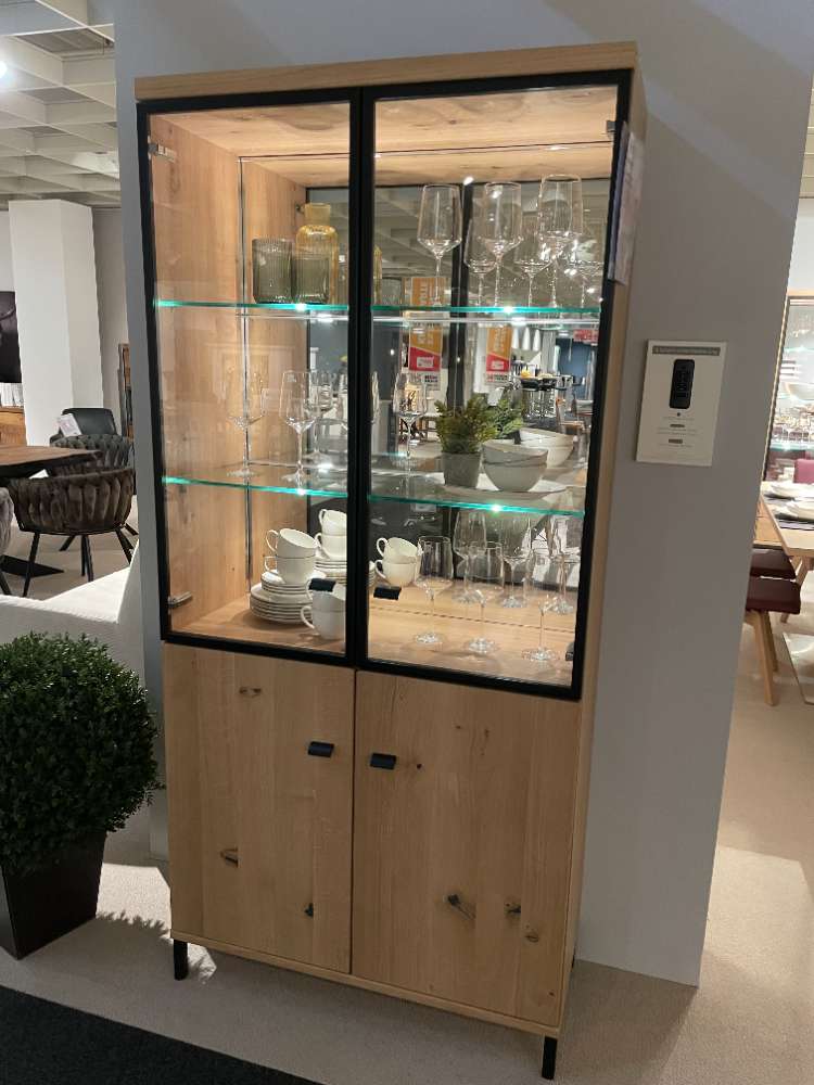Vitrine auf Füßen medium