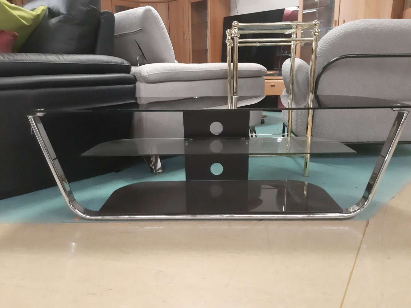 TV Rack / Sideboard  / Glasregal statt 330€