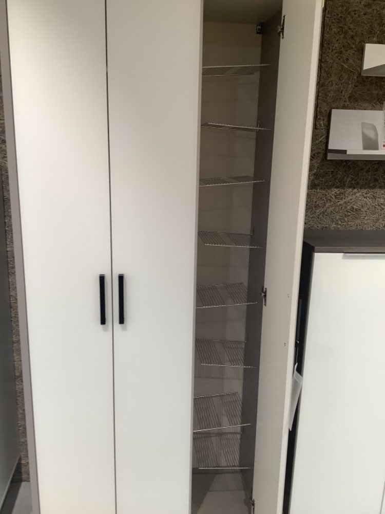 Garderobenschrank