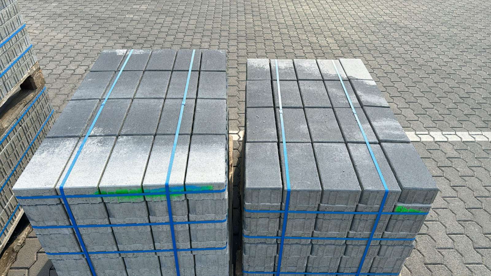 AQUA-Line Fugen-Pflaster 30x15x8 cm grau-anthrazit nuanc.(8 mm Fuge) (2.Wahl)