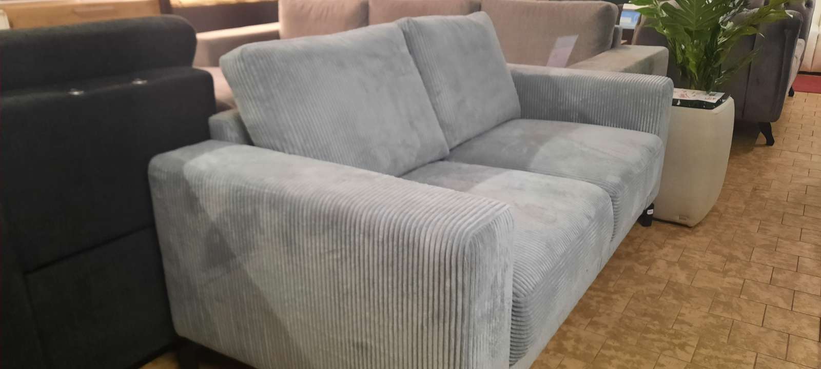 2 Sitzer /Cordstoff grau ,170x90xH90 cm ,statt 499€