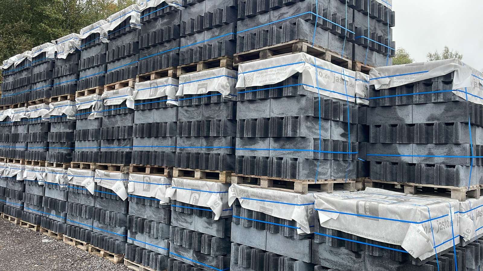 TRENDLINE – MAUER anthrazit-weiß(nuanciert)  50×17,5 cm (2.Wahl )