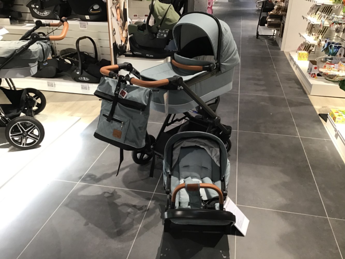 XXXLutz Ausstellungsstück Möbel Kinderwagen Set Ivy hellblau