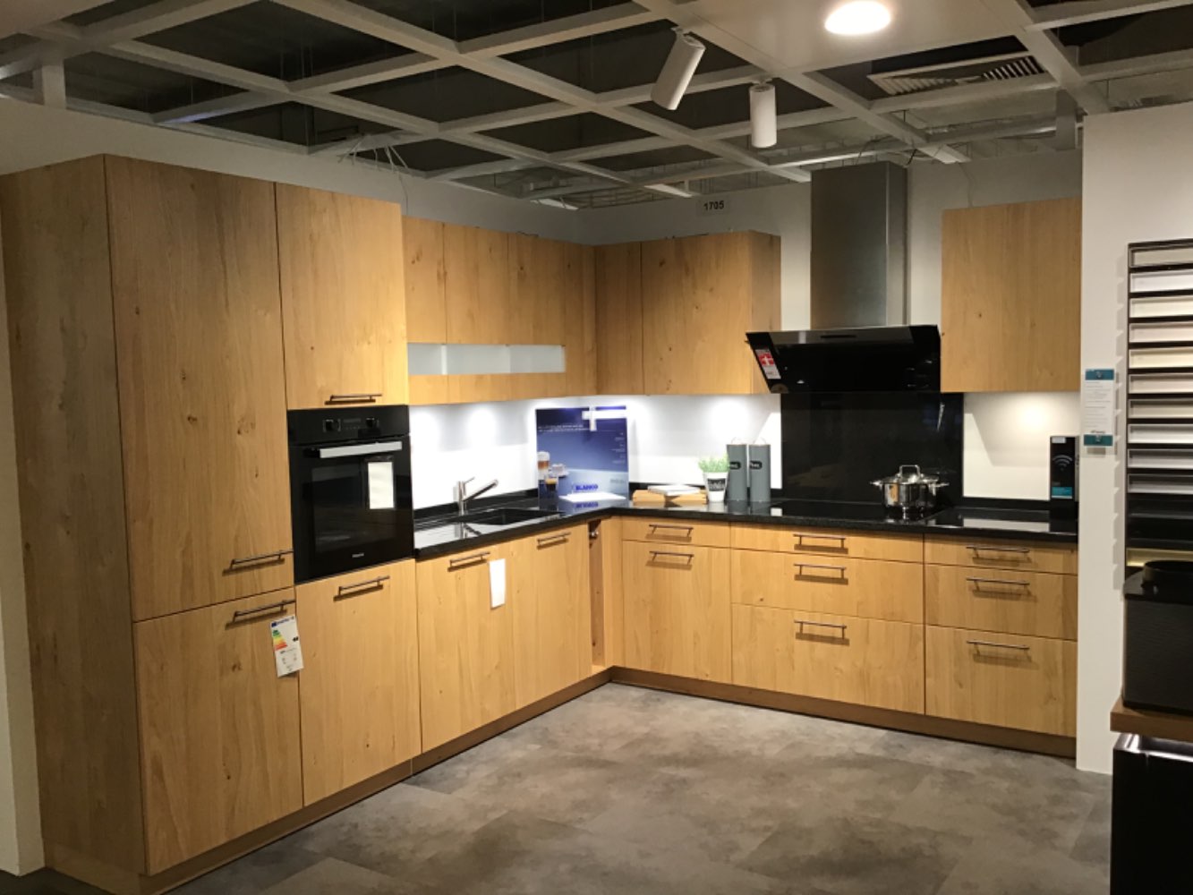 Musterküche Rocca Schüller Küchen