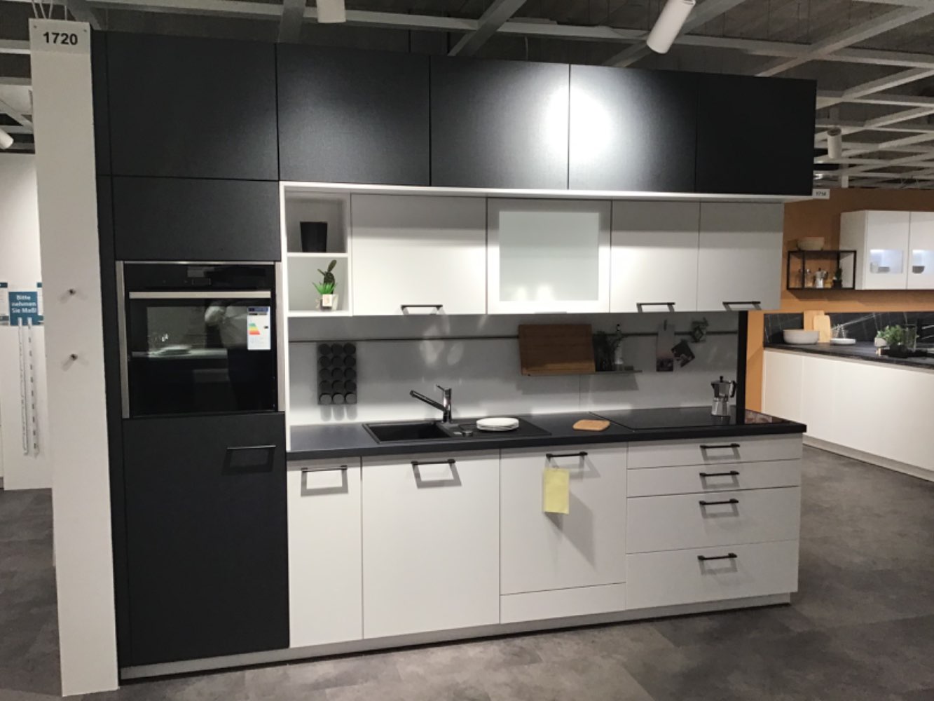 Muster Küche Nova/Torino Schüller Einbauküchen
