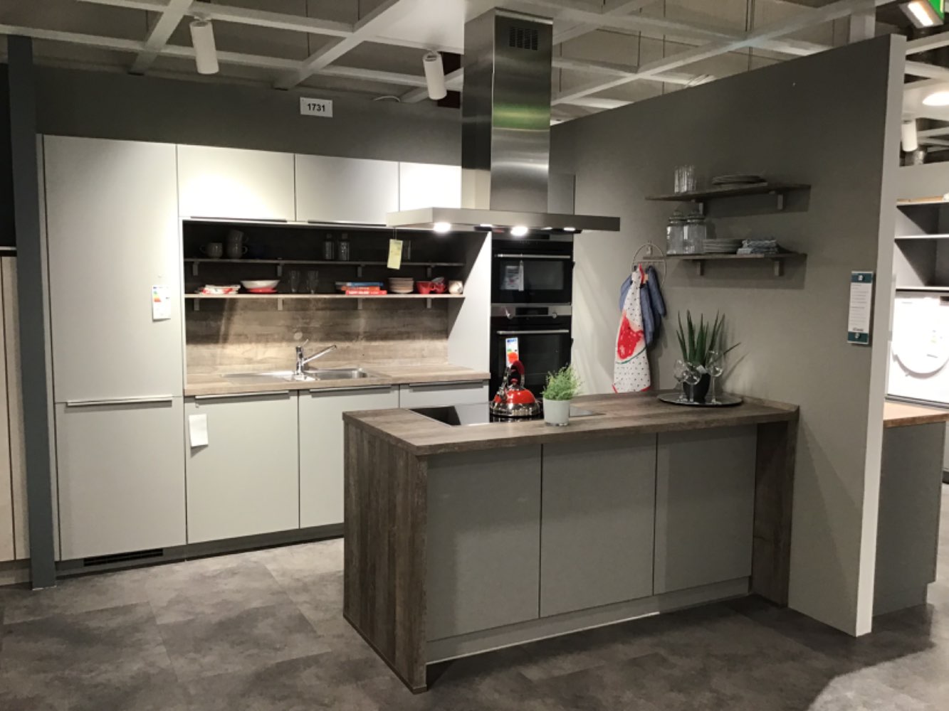 Musterküche Fashion Nobilia Einbauküchen