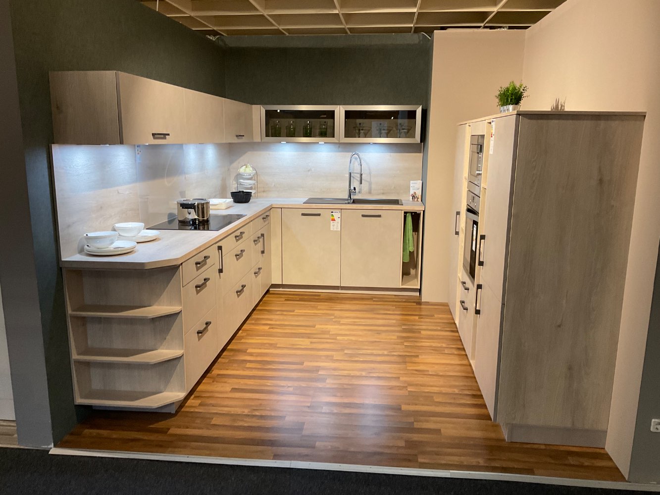 Einbauküche Riva 371 / Standort Küchenwelt Zeller Kölschhausen-Eh