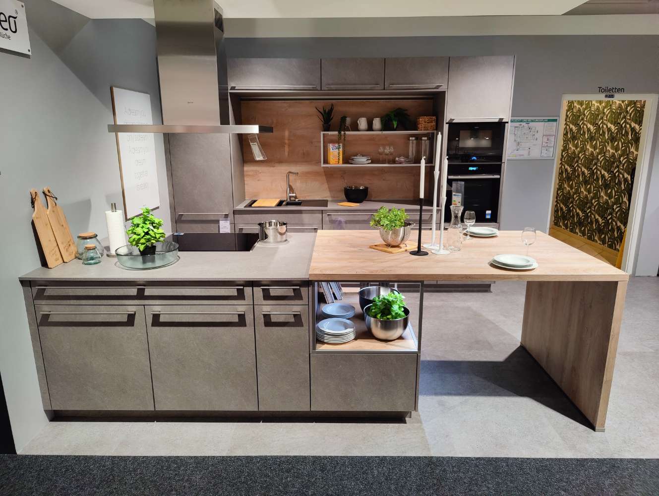 Küche – Nobilia – STONE ART BASALT – inkl. E-Geräte – Neff