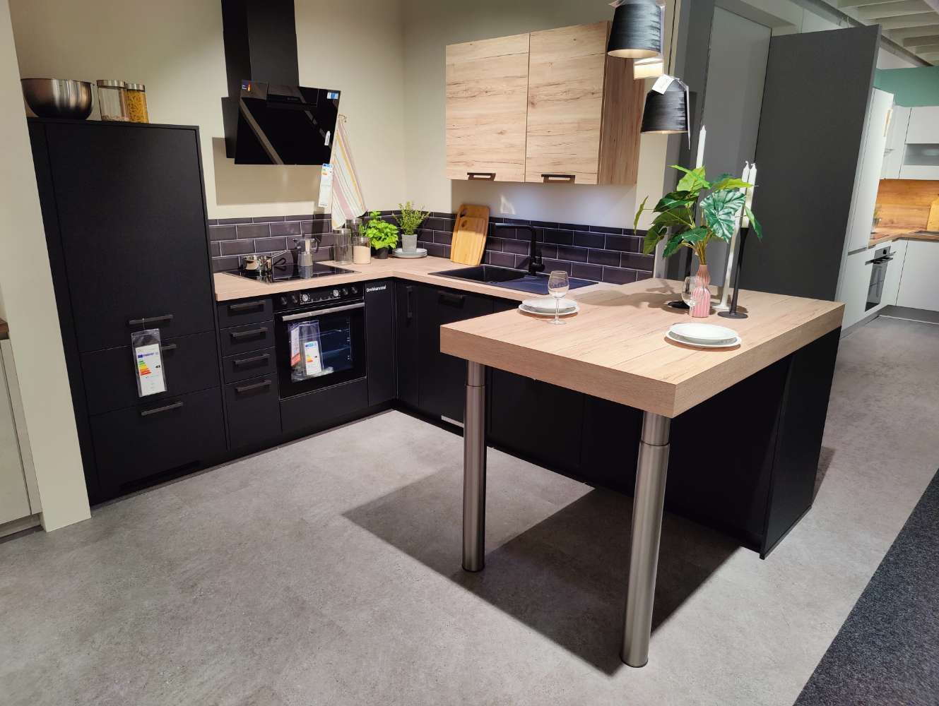 Küche – NOBILIA – EASYTOUCH – Graphit – inkl. E-Geräte – Siemens