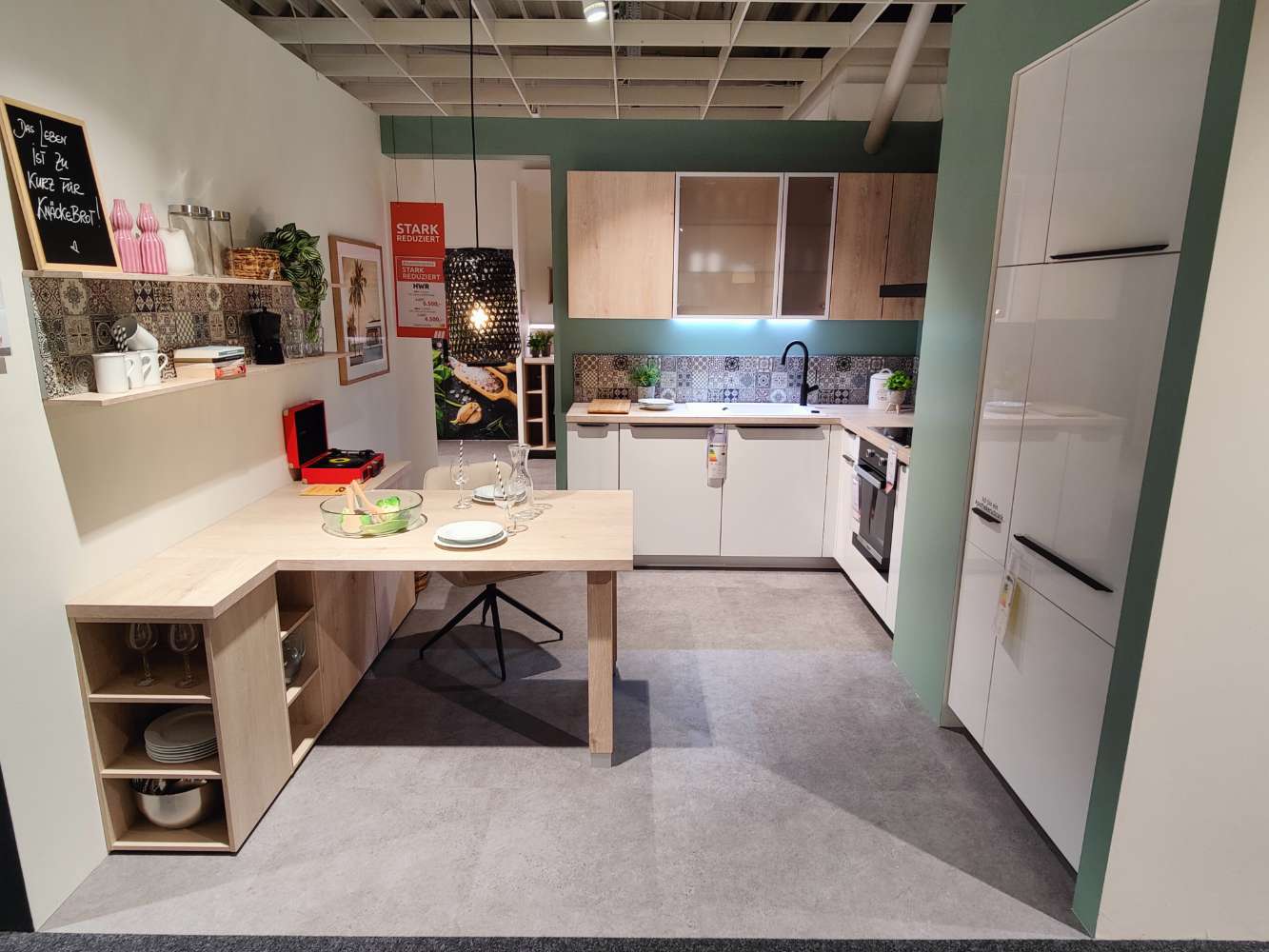 Küche – NOBILIA – FLASH – weiß – inkl. E-Geräte – Miele