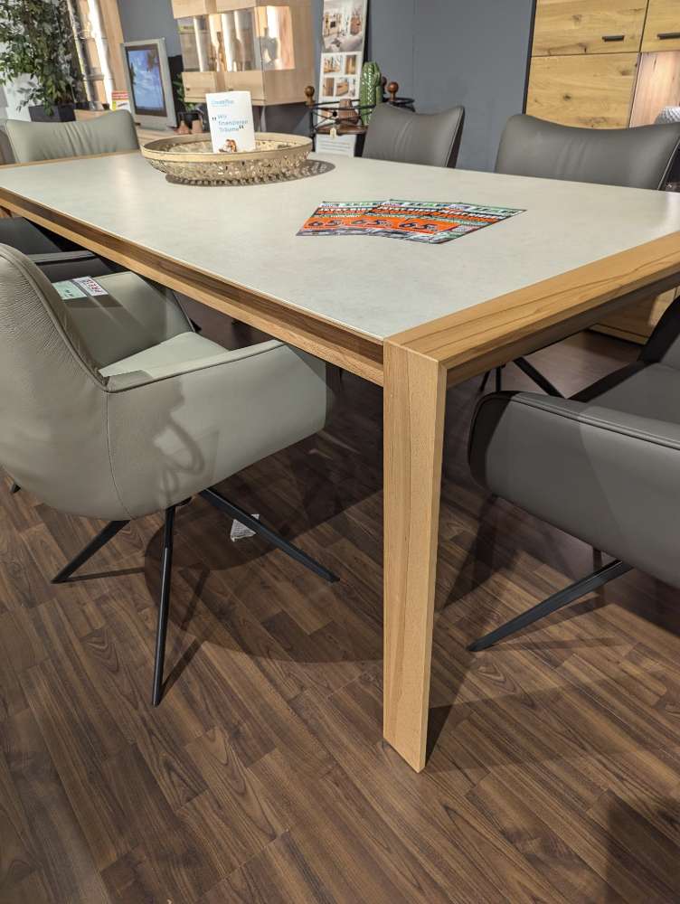 Esstisch Gestell Kernbuche, Platte Keramik beige 220/100 mit Ausz