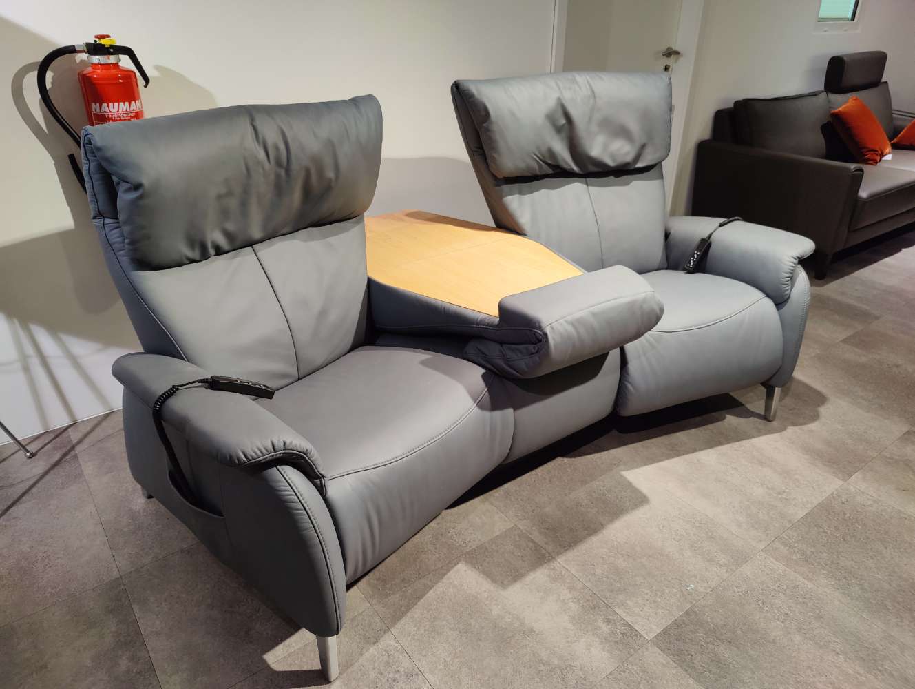 Trapezsofa – HIMOLLA – Relaxsofa – 2x Motor – inkl. Akku