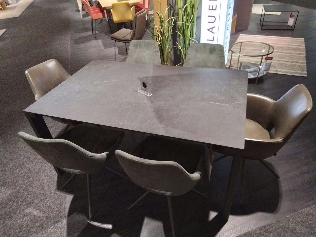 Tischgruppe Mustering