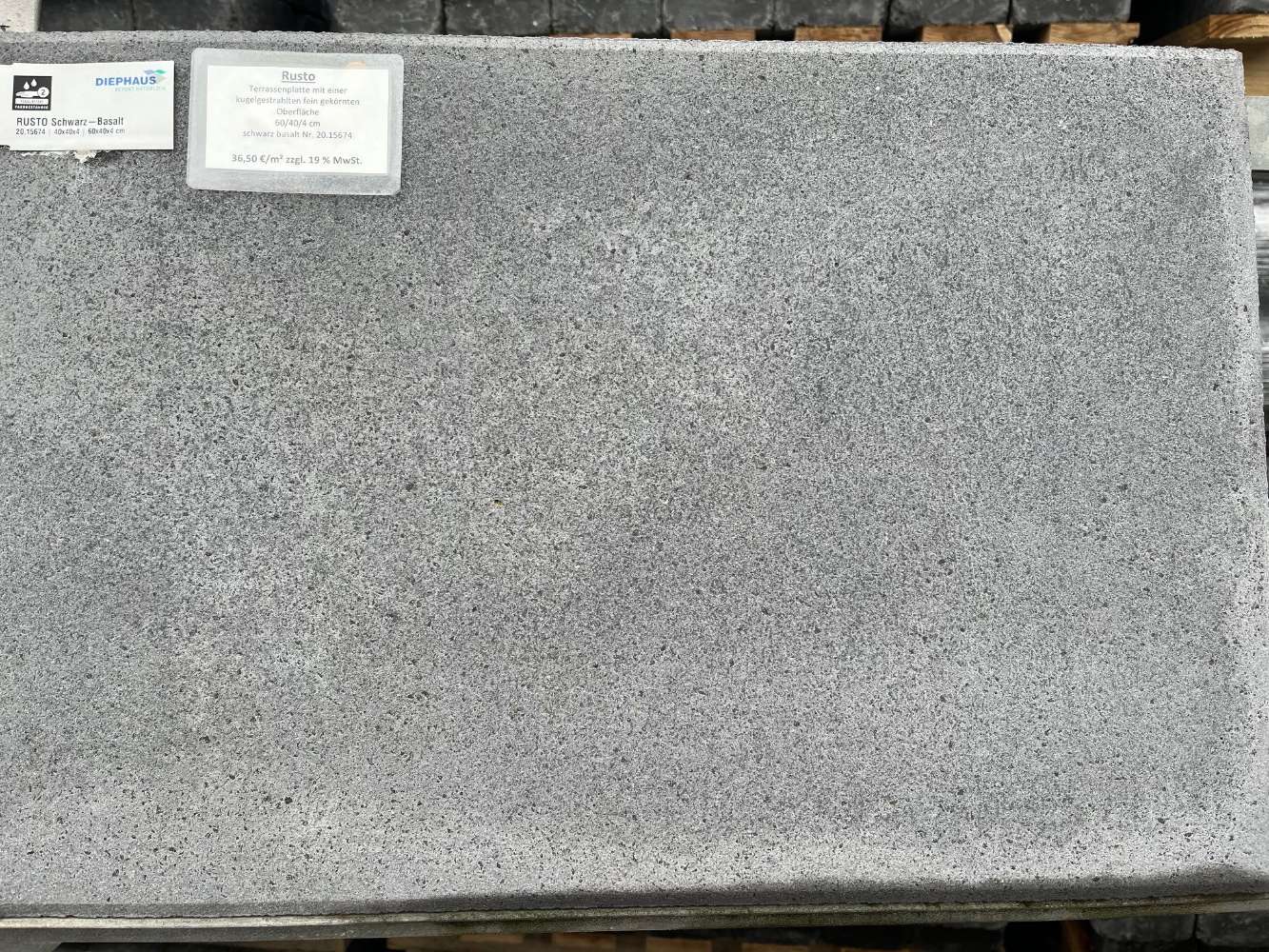 Rusto Schwarz-Basalt 60x40x4cm Terrassenplatte