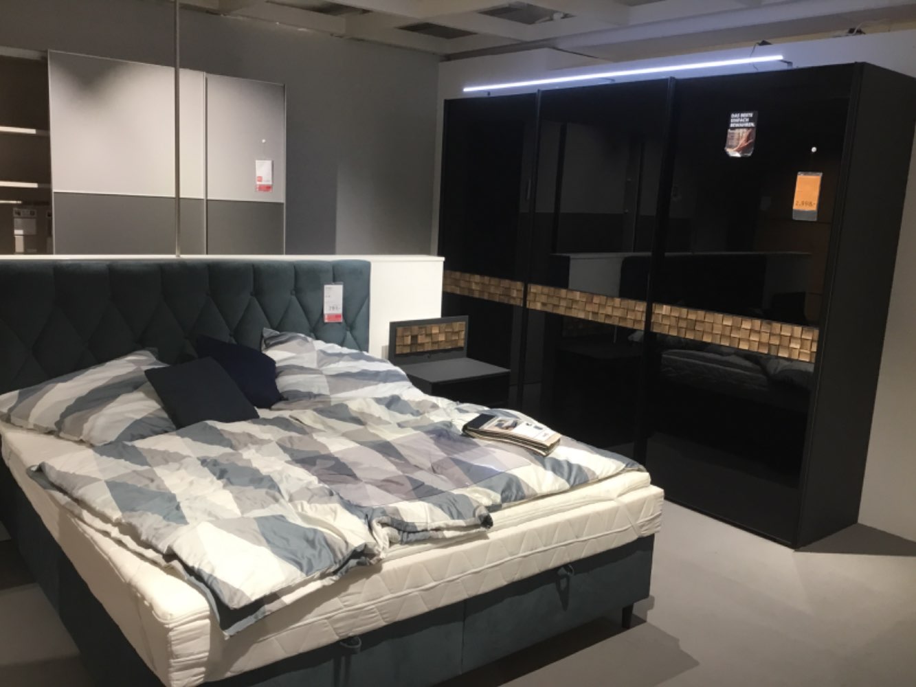 Möbel, Dieter Knoll Schwebetürenschrank , Kommode 2x Nachttische