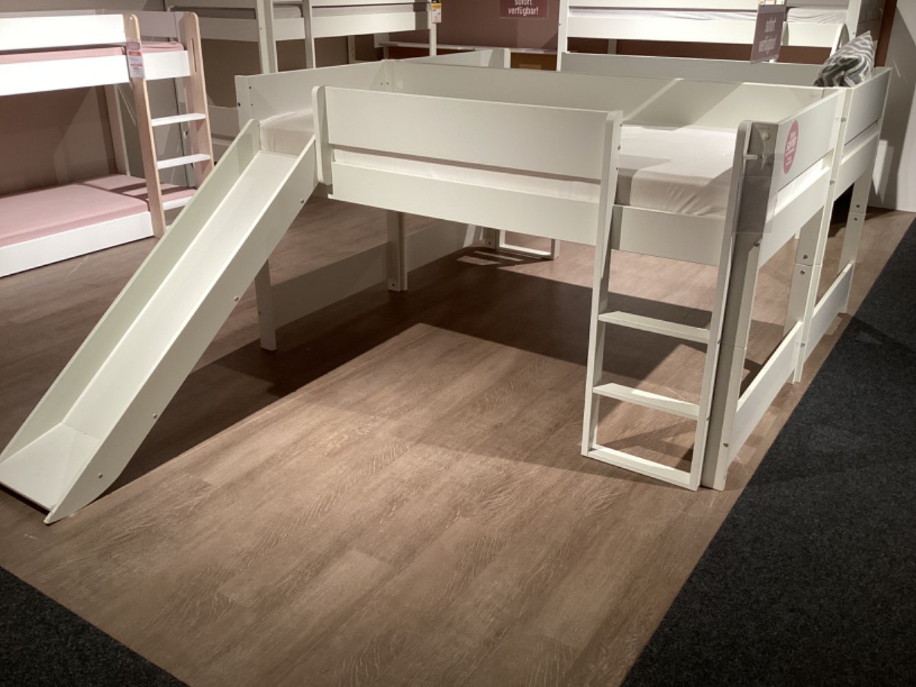 Bett mit Rusche Fresh