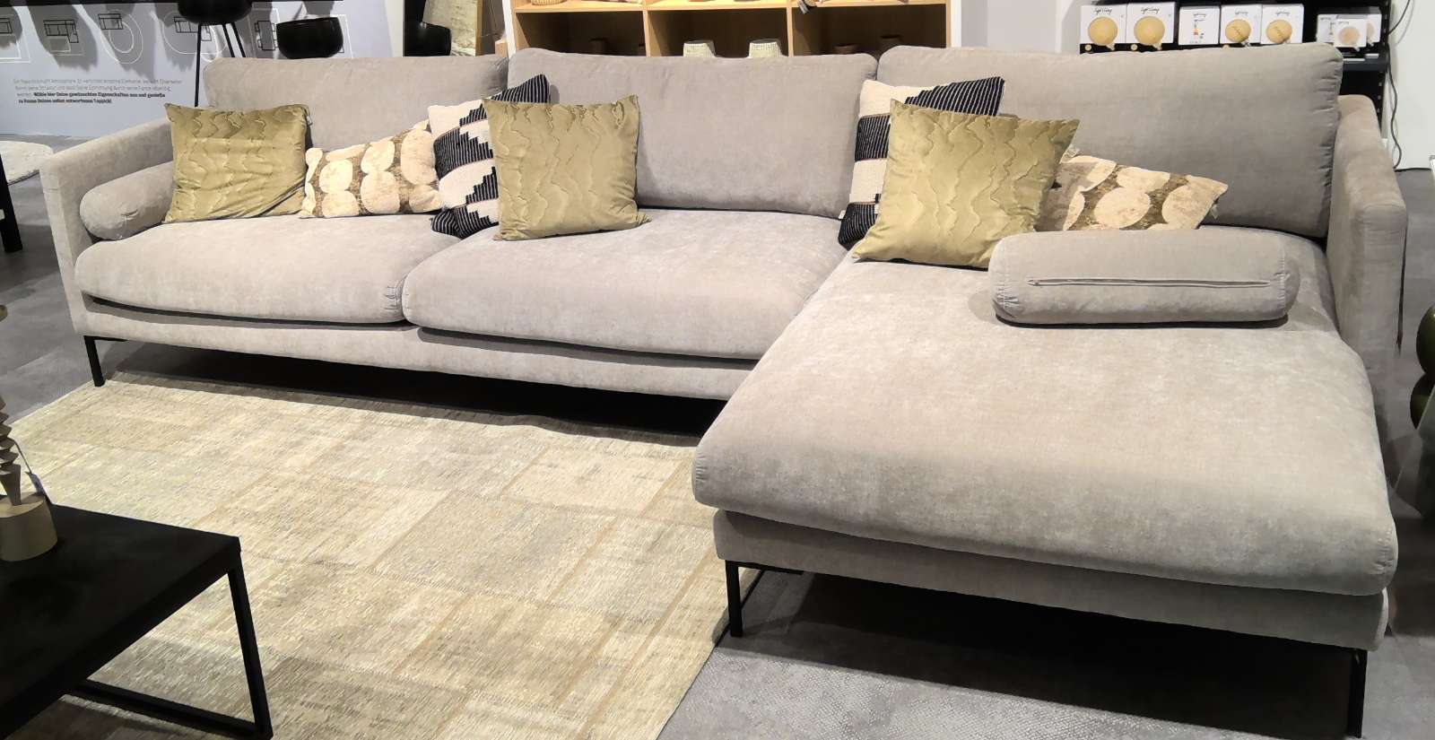 Trendhopper Wohnlandschaft beige, Fuß Metall schwarz
