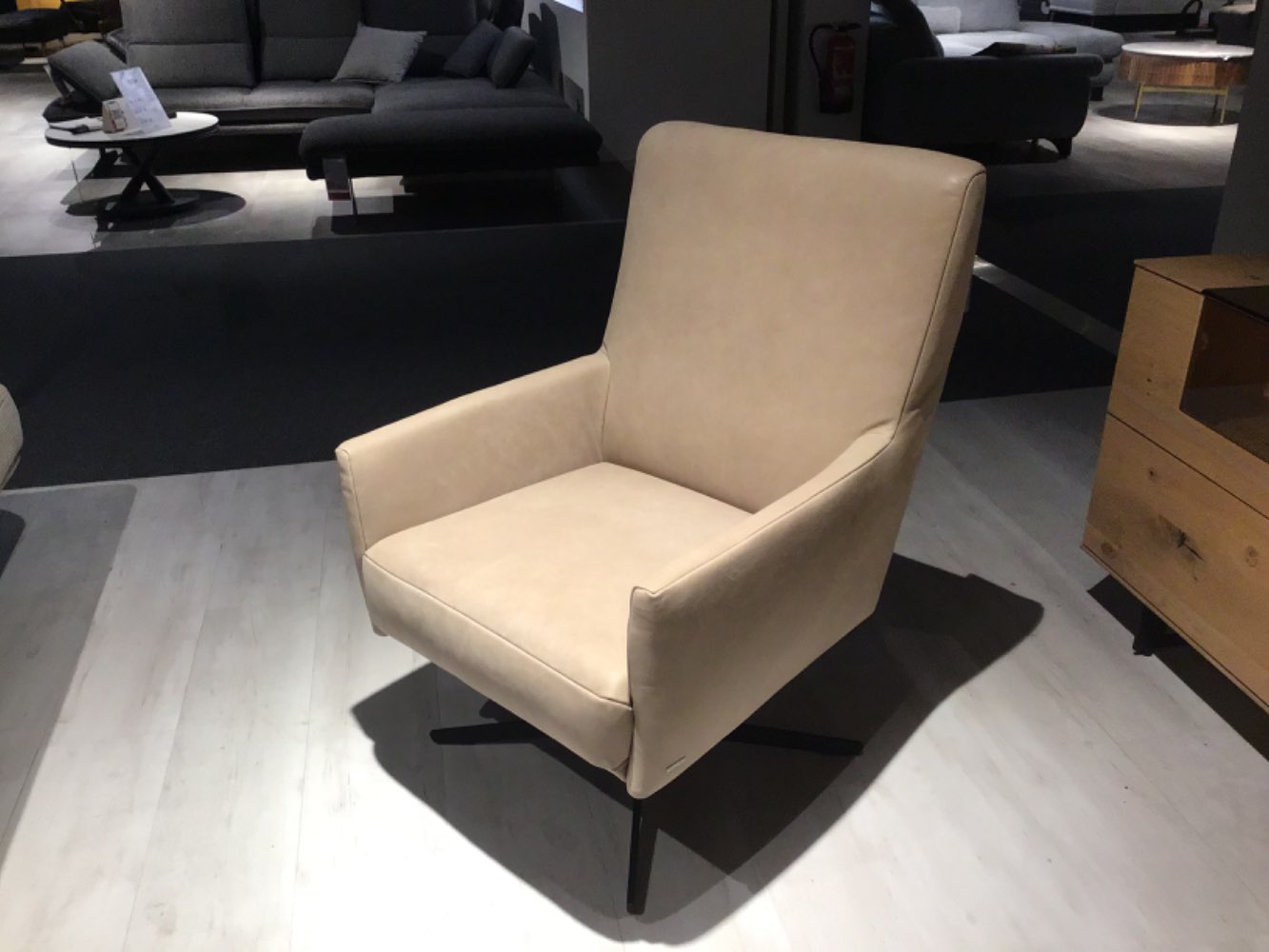 XXXLutz Ausstellungsstück Möbel Sessel Wayton Echtleder beige