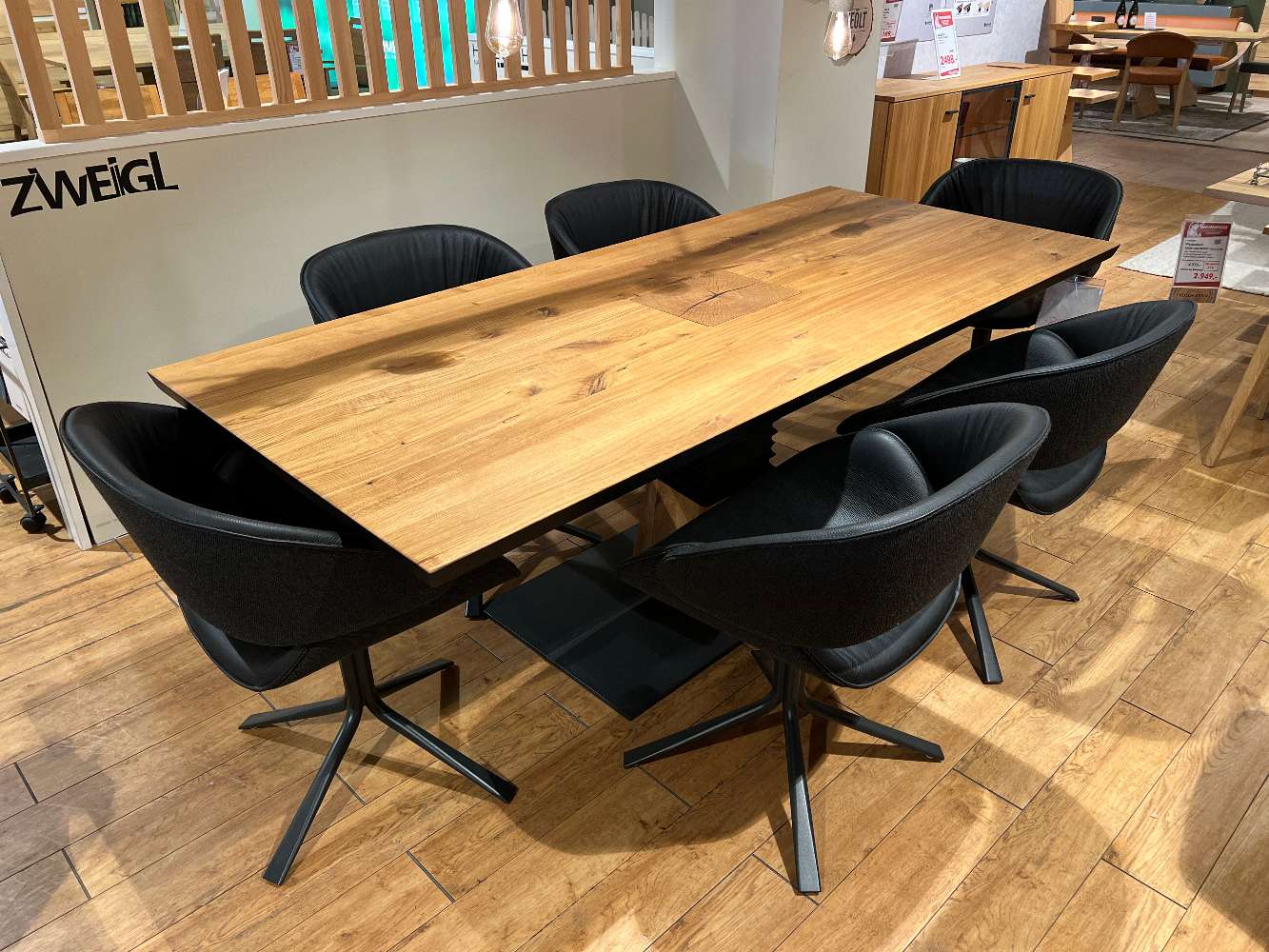 Tischgruppe „Zweigl“