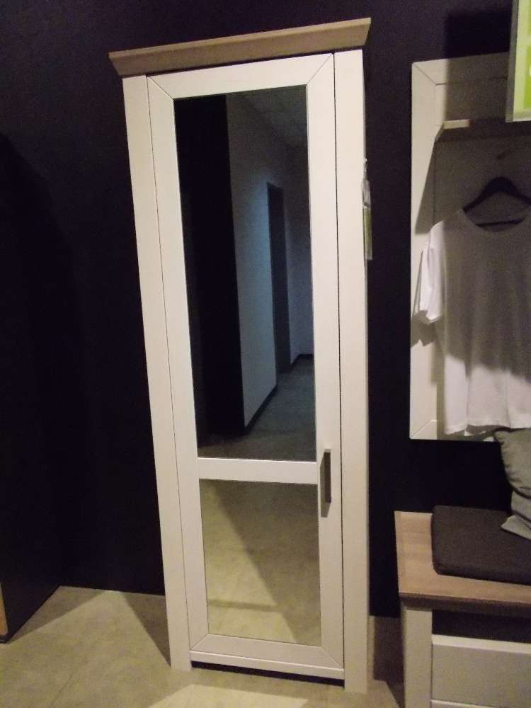 JW Garderobenschrank