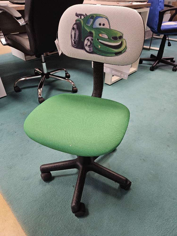 Kinderdrehstuhl Toto Car Grün statt 34,99€