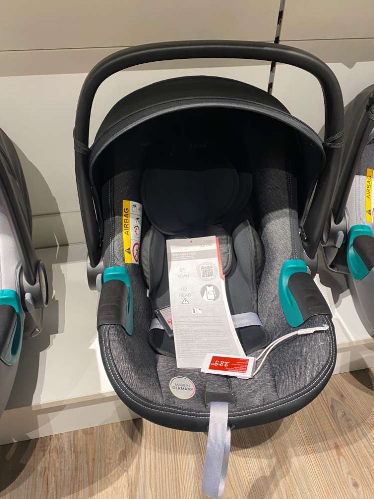 XXXLutz, Babayschale Britax Römer