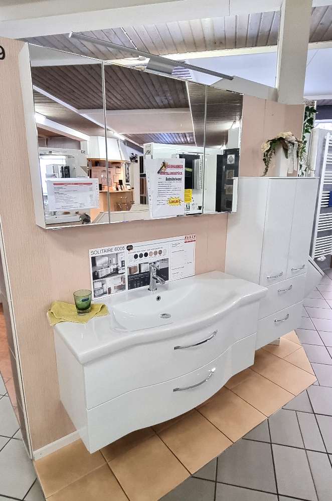 Ausstellungsstück Badmöbelwand Bad 49