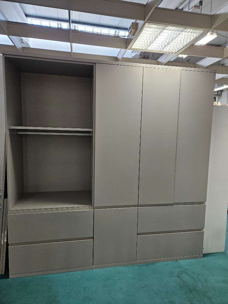 Kleiderschrank grau / Schrank / Drehtürenschrank  statt 3599€
