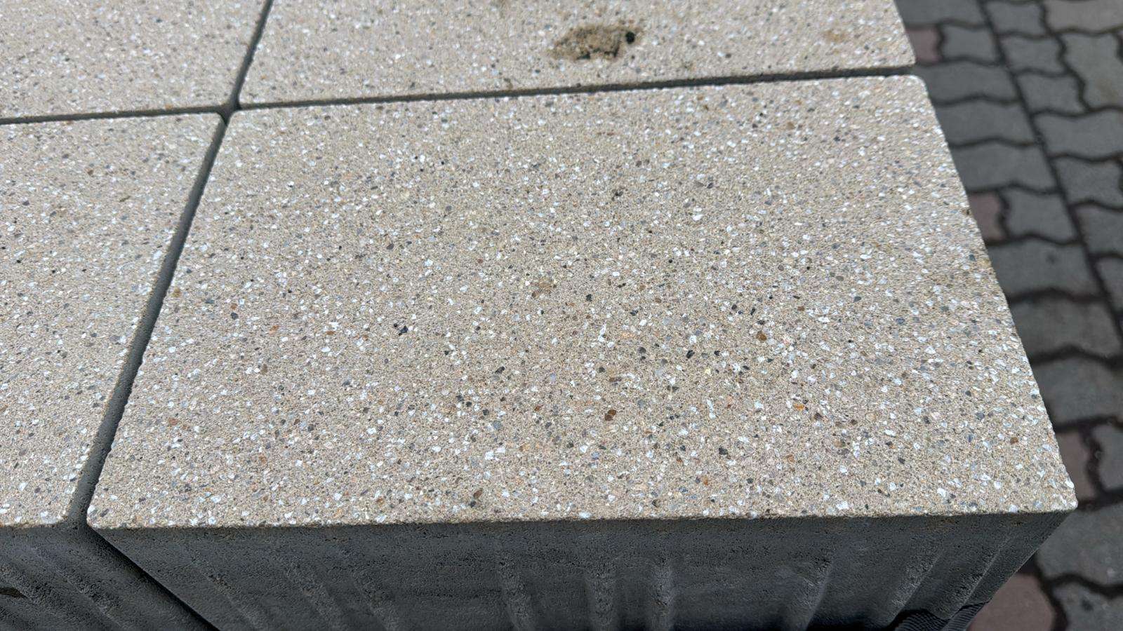 Vajo 30x20x12 cm hellbeige geschliffen&gestrahlt (Restposten)