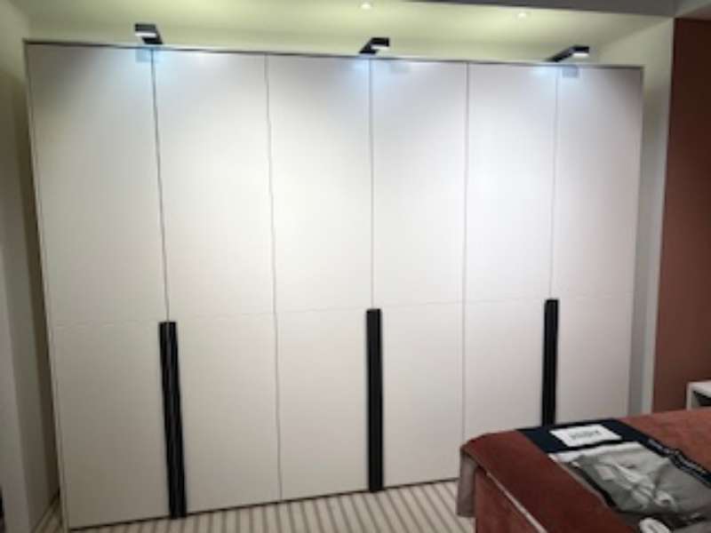 Drehtürenschrank 6-türig