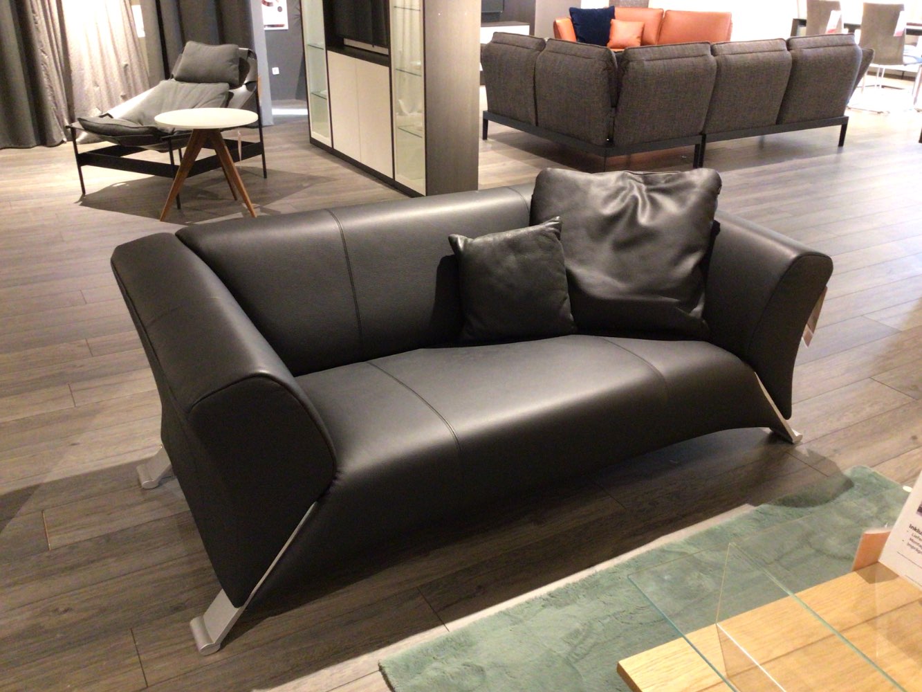 Möbel 2 Sitzer Rolf Benz Modell 322 – Leder schwarz XXXLutz