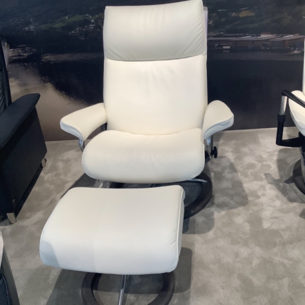 Ruhesessel  Sessel mit Hocker