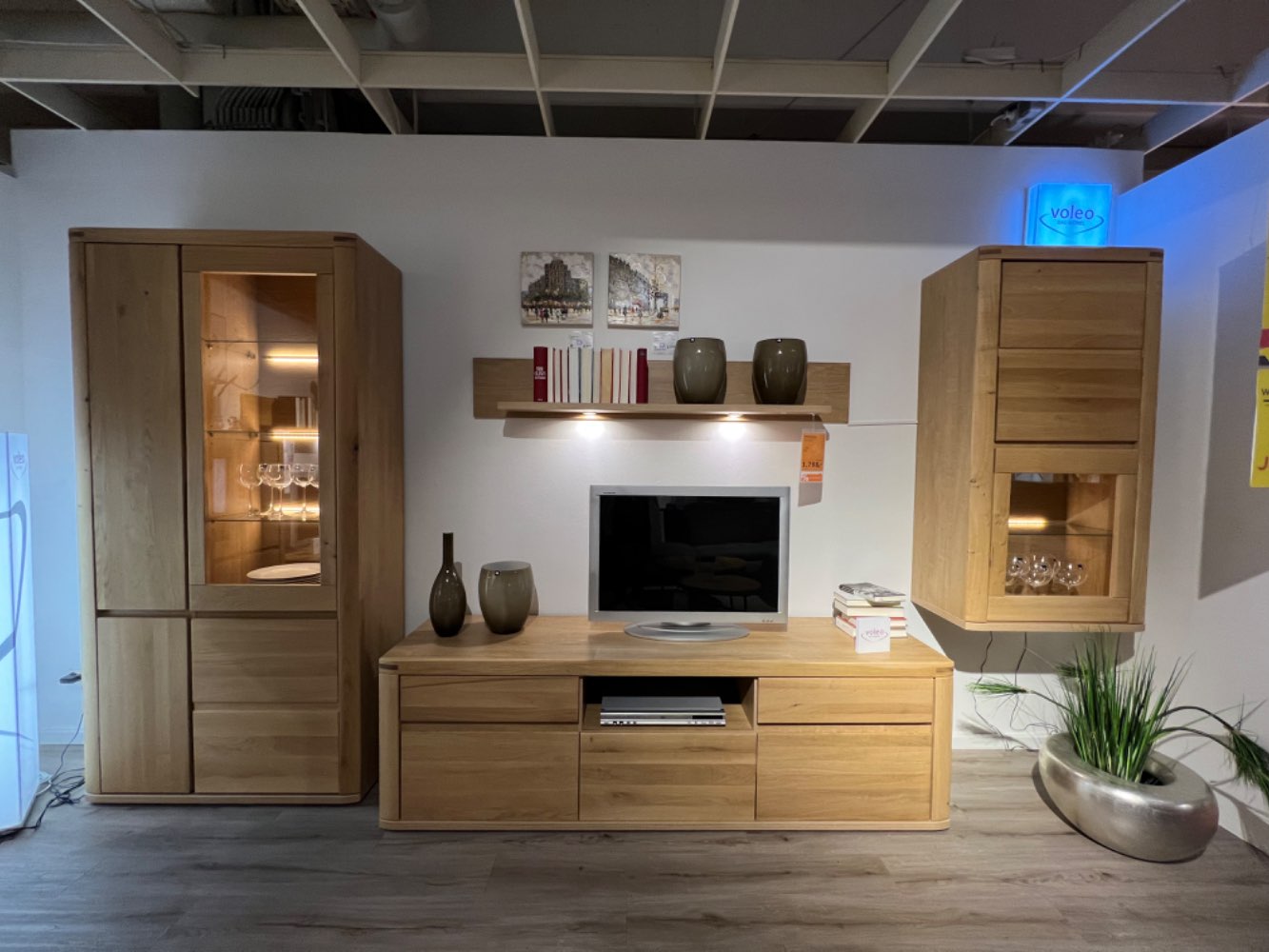 WOHNWAND TEILMASSIV EICHE XXXLUTZ NEUBRANDENBURG