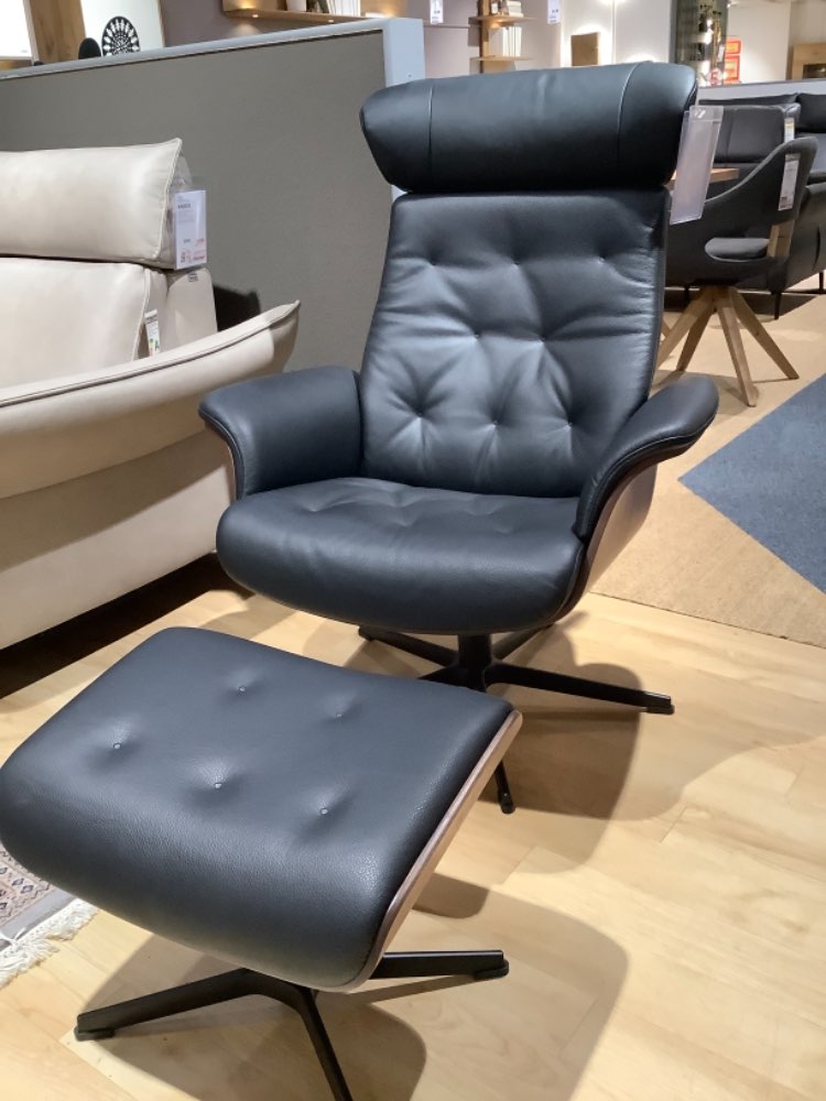 Relaxsessel mit Hocker