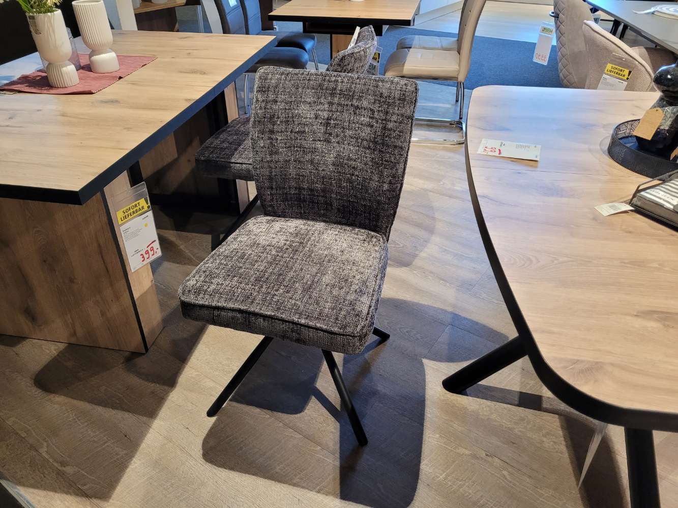 Stuhl webstoff anthrazit ,XL Sitzbreite, Gestell Metall schwarz