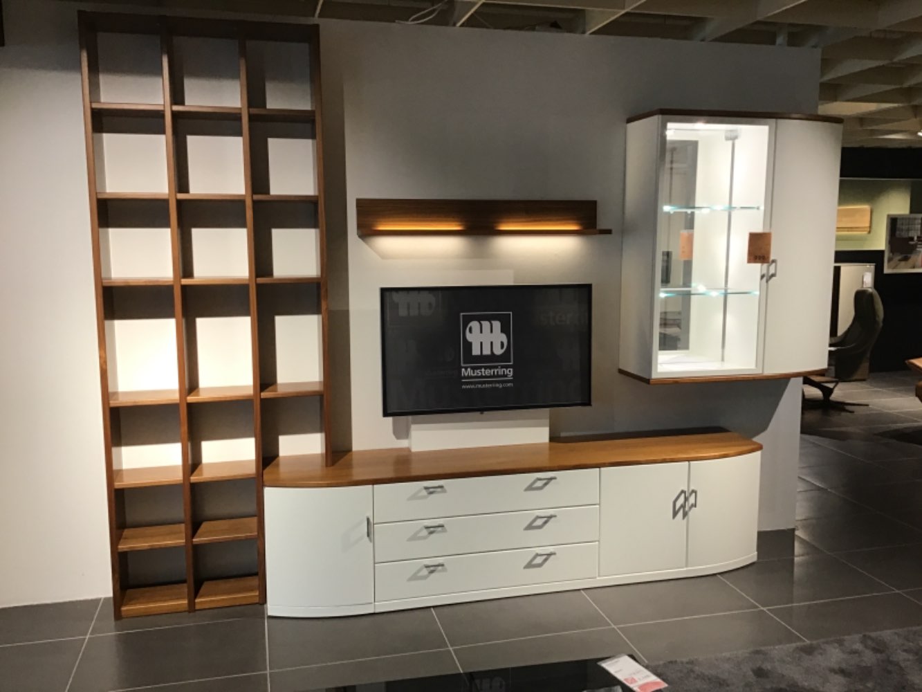 Möbel, Wohnwand, Kira System, Musterring, Weiß/Nussbaum, XXXLutz