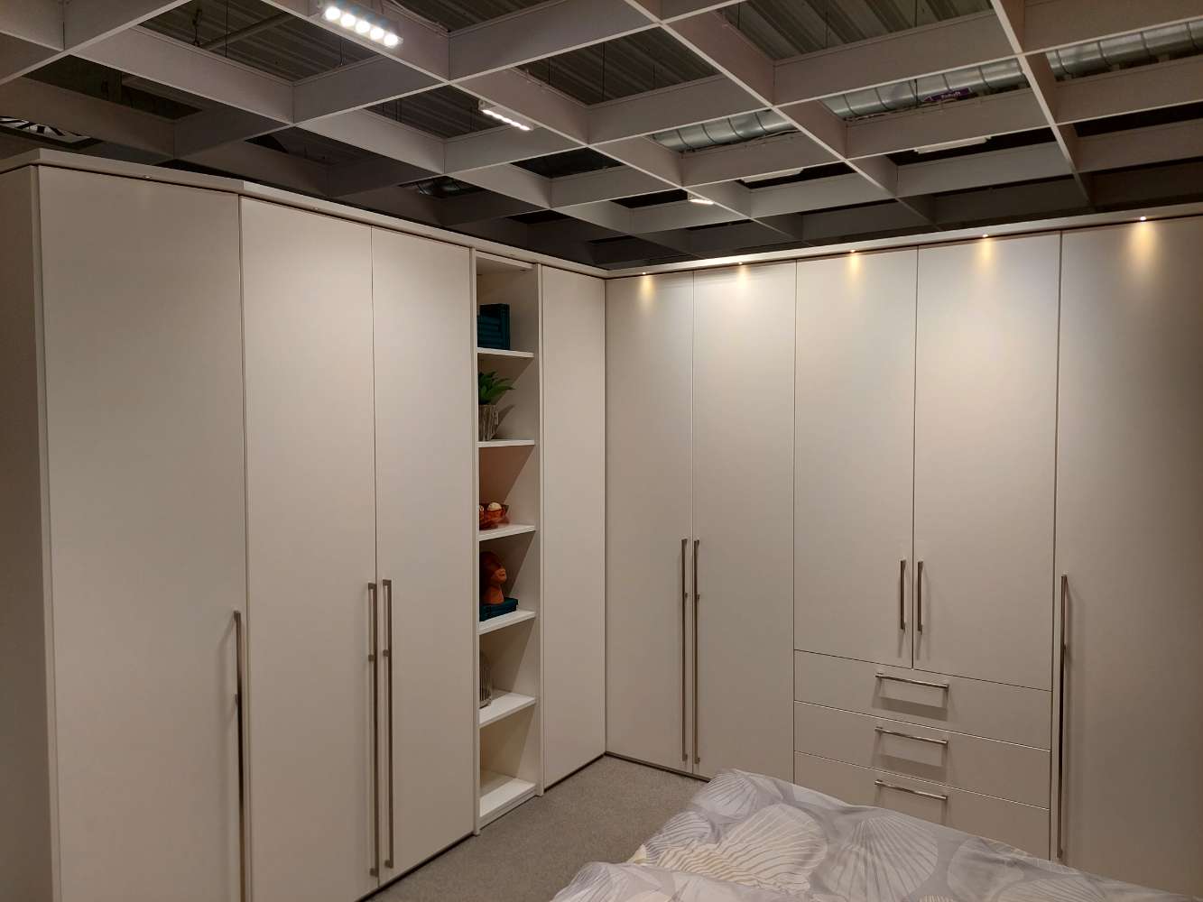 Eckkleiderschrank