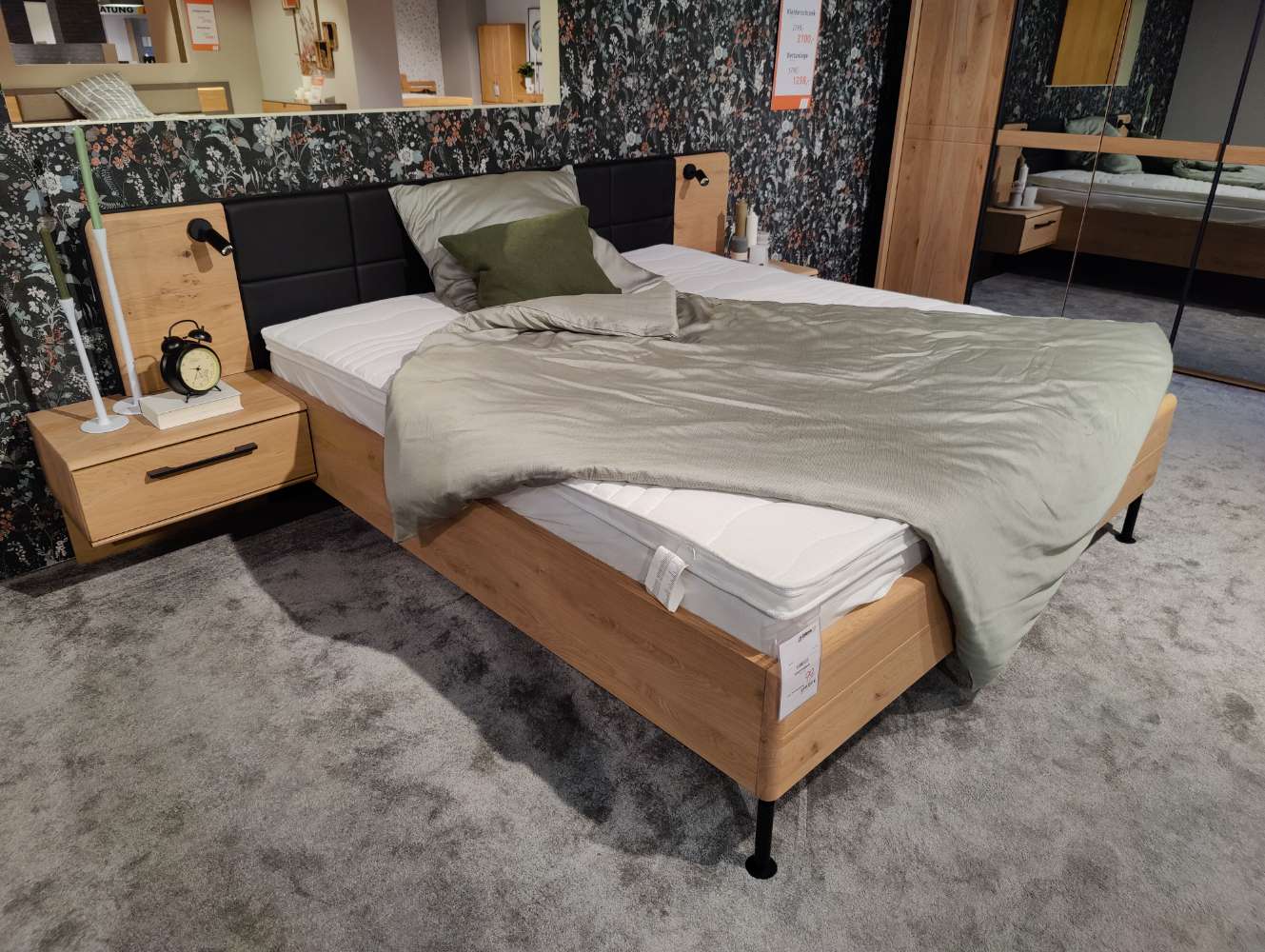 Doppelbett – Bettanlage – 180x200cm – inkl. Nakos und Beleuchtung